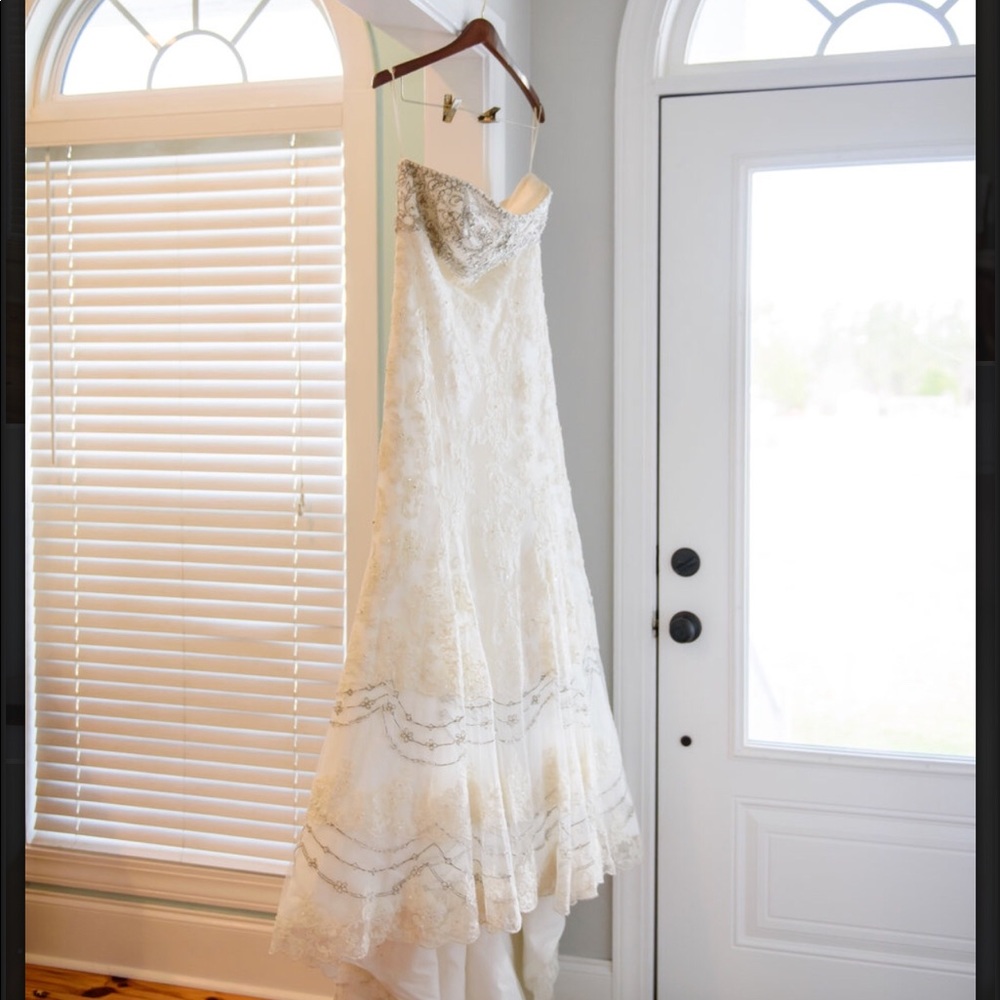 Wedding gown